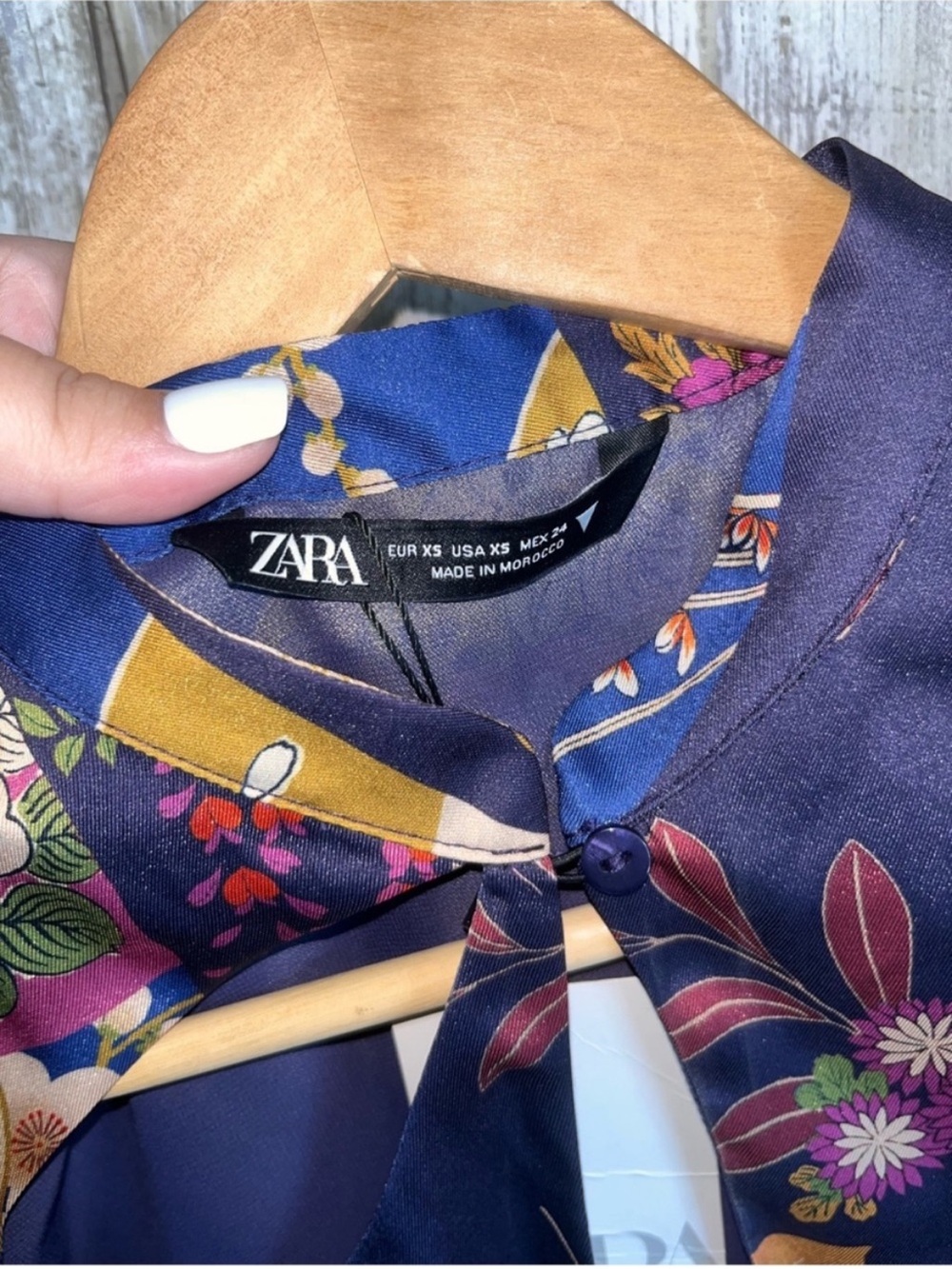 Zara Satin Floral Scarf Print Keyhole Crop Top NWT XS Y2K Retro Chic - Picture 6 of 7